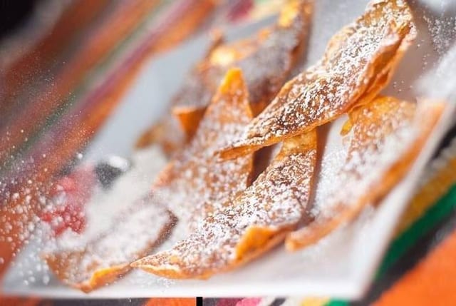 Sopapilla.